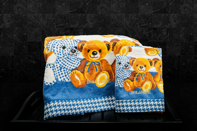 BOLANGDE Набор полотенец для рук и лица 2 шт, полотенце для ванной махровое, велюровое, 100% хлопок, рисунок цветы, Япония Мишутки 34х78, синий BOLANGDE Набор полотенец для рук и лица 2 шт, полотенце для ванной махровое, велюровое, 100% хлопок, рисунок цветы, Япония Мишутки 34х78, синий (фото)